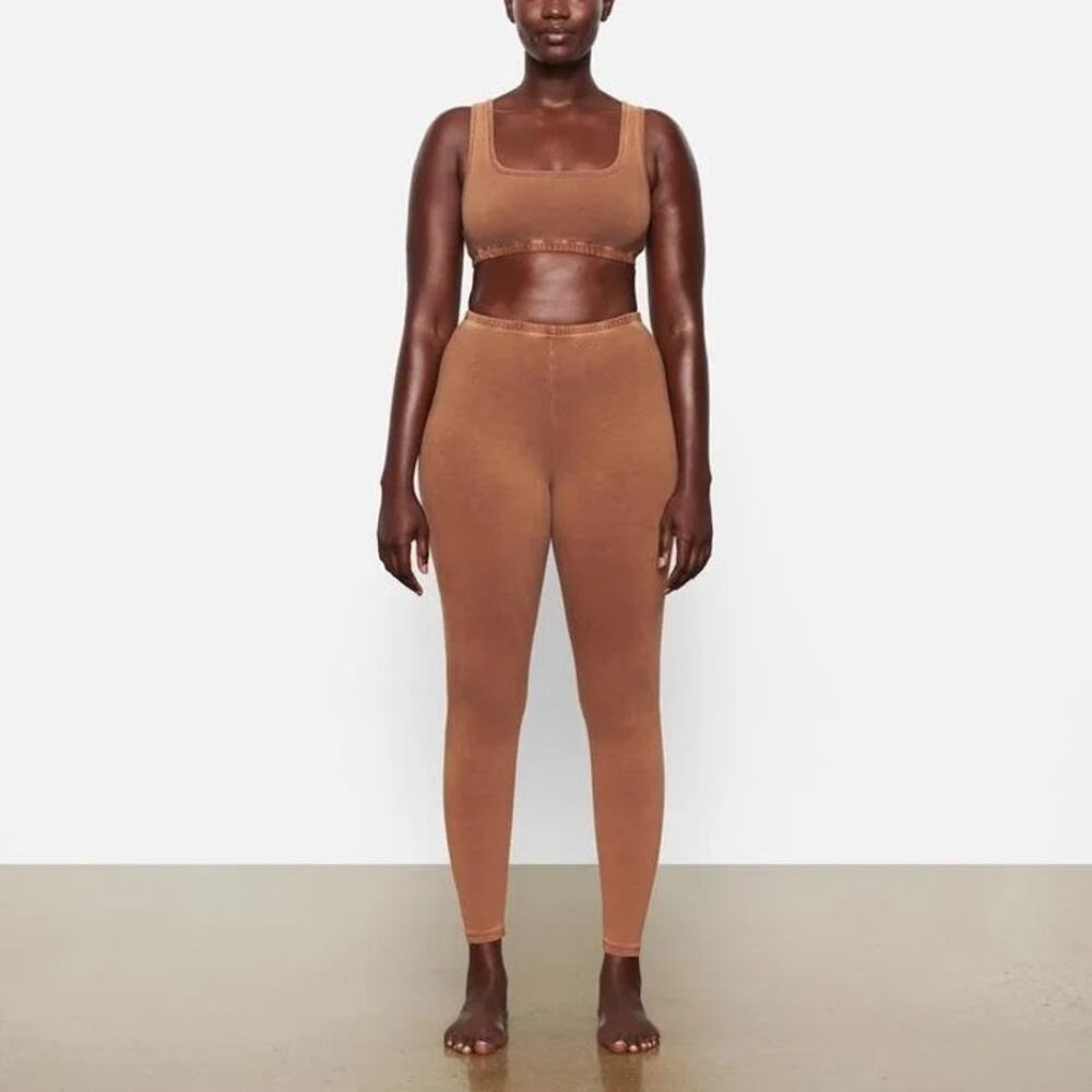 Skims Outdoor Leggings in Brown Camel
